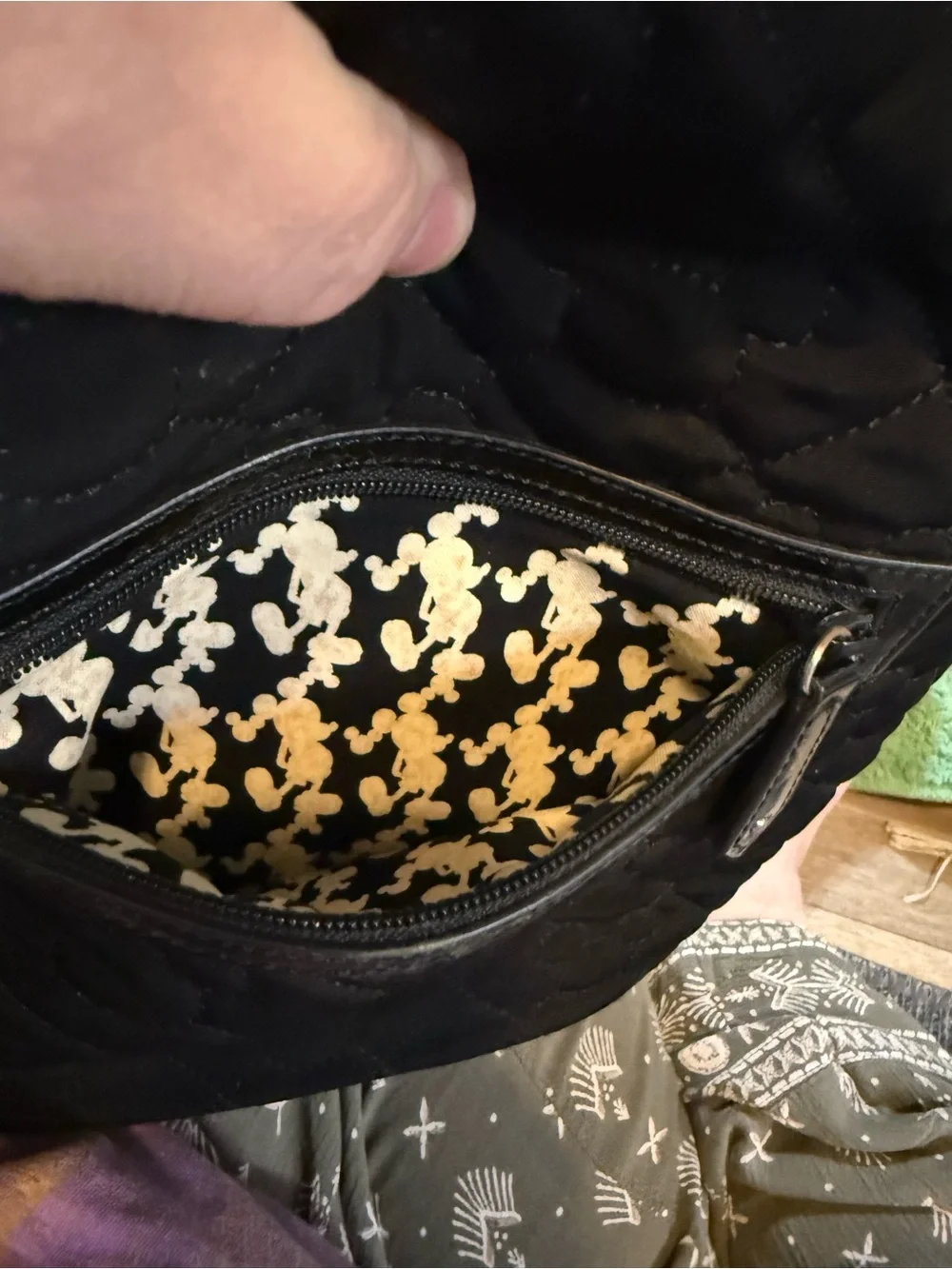 Vera Bradley Disneyland exclusive Mickey Mouse Quilted Black hobo - Black